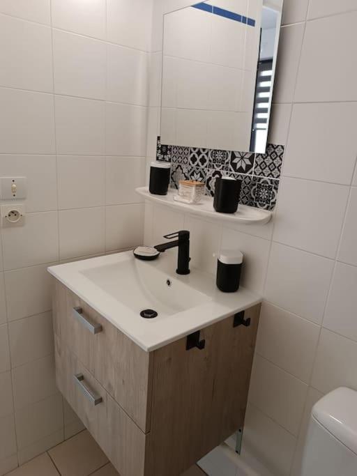 Studio Renove Dans Residence De Vacances Avec Grande Piscine Chauffee, Parking Et Terrasse Agde Kültér fotó