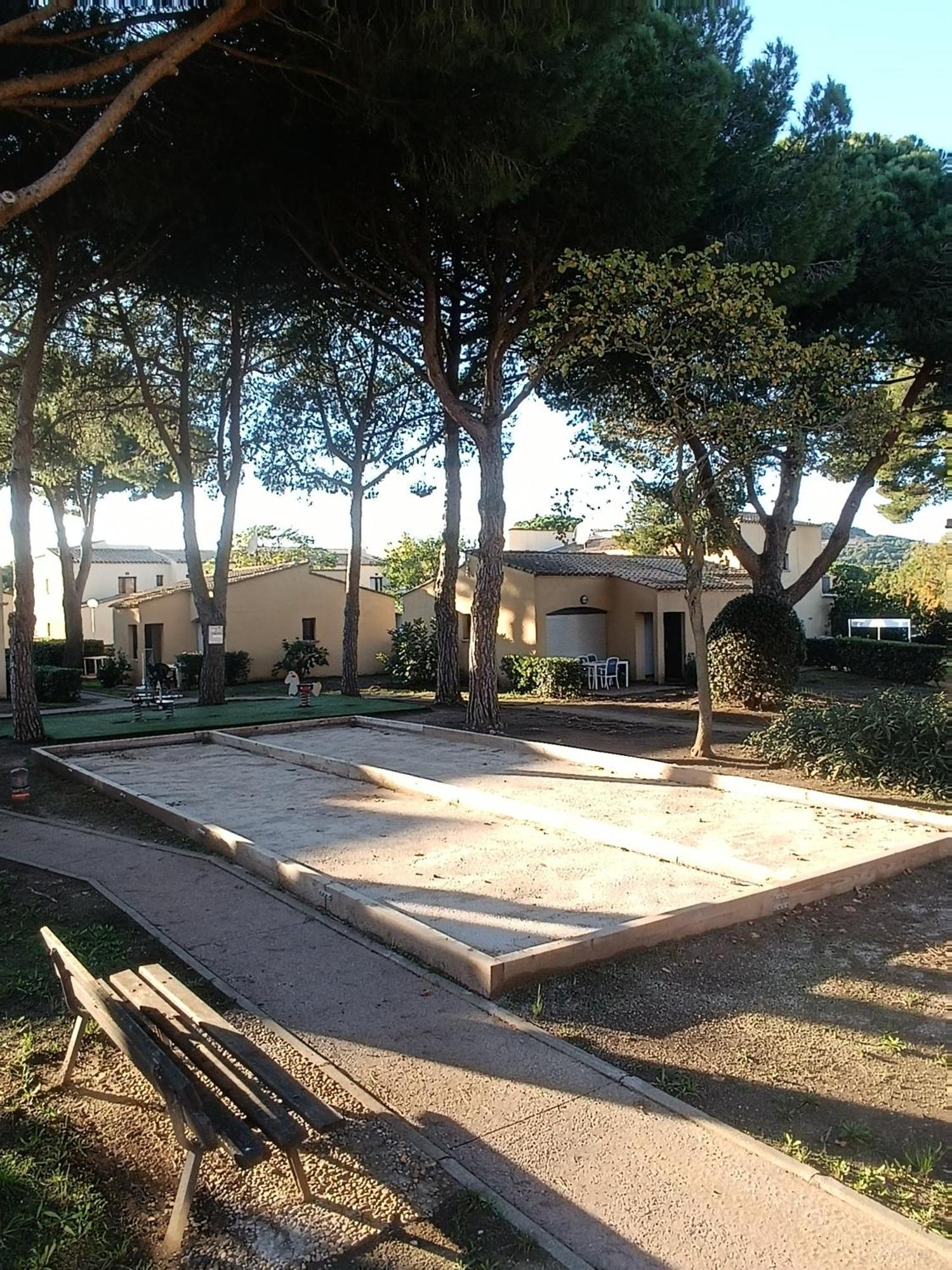 Studio Renove Dans Residence De Vacances Avec Grande Piscine Chauffee, Parking Et Terrasse Agde Kültér fotó